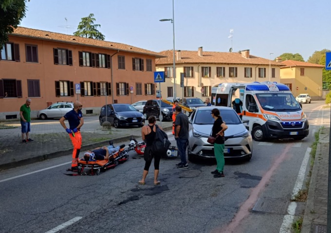 Auto contro moto a Bussero, momentaneamente chiusa la Provinciale