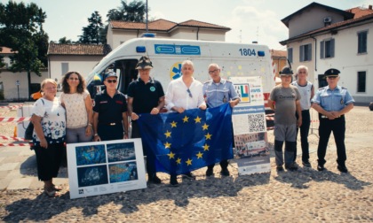L'ambulanza ucraina crivellata di proiettili è arrivata a Cernusco sul Naviglio
