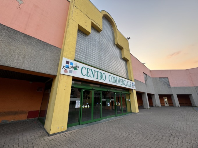 Addio al supermercato del Kennedy di Brugherio. Quale futuro per il centro commerciale?