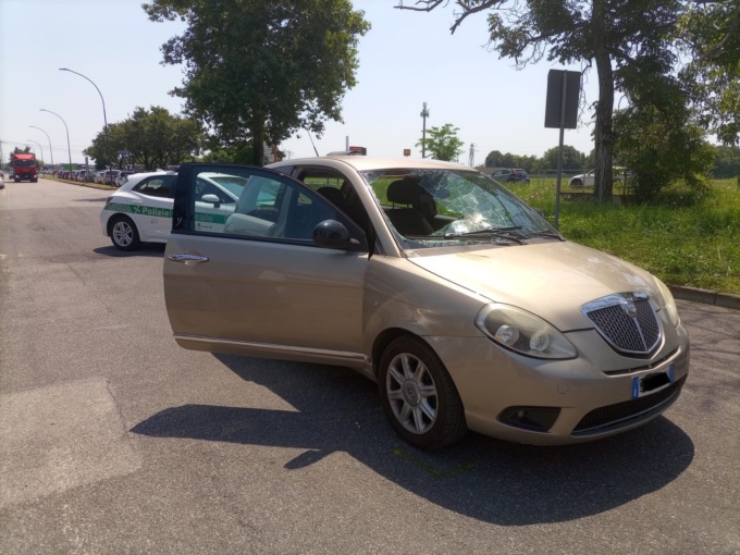 Scontro con un’auto in monopattino, grave incidente a Inzago. Coinvolto un 17enne