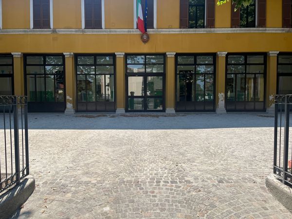 Cambiago, proseguono gli interventi di riqualificazione nel cortile della scuola primaria