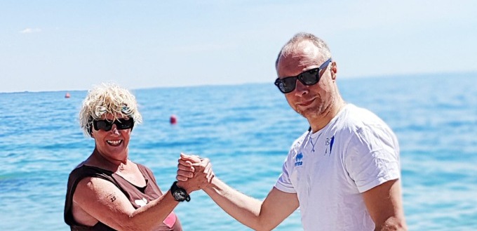 La pessanese Stefania Storace pronta all’impresa con Civati: il periplo del Lago di Como a nuoto