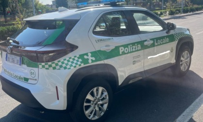 Guida un'auto senza patente e investe un anziano ciclista