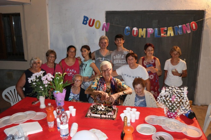 Tanti auguri Lina! La memoria storica della “Corte Grande” ha compiuto 90 anni