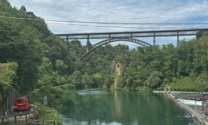 Allarme al ponte di Paderno per una donna precipitata nel fiume