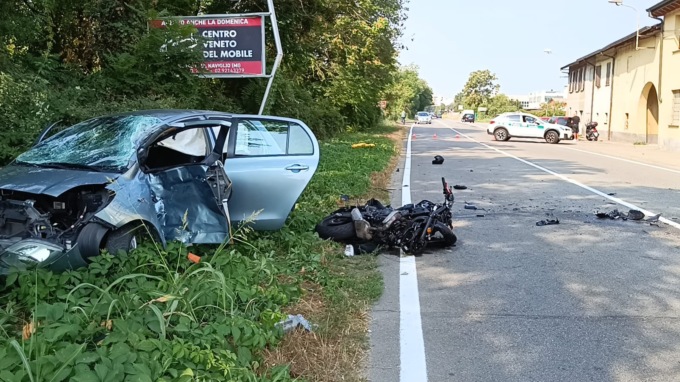 Non ce l’ha fatta il 29enne rimasto coinvolto in un incidente in moto a Cernusco sul Naviglio