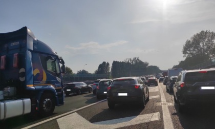 Incendio sulla Rivoltana, traffico in tilt verso Milano