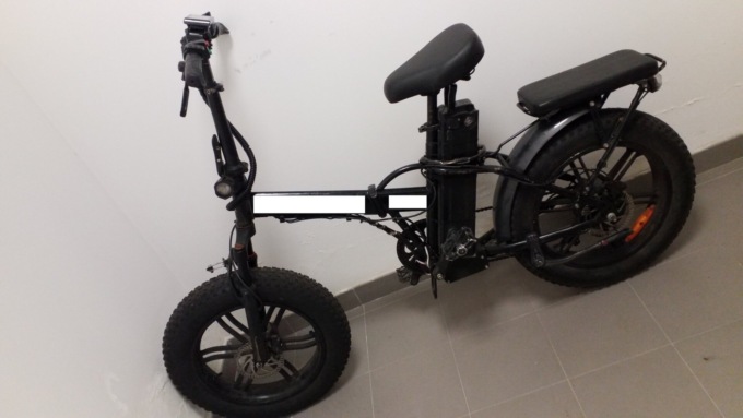 Rider taroccano le bici elettriche e le trasformano in ciclomotori: ancora multe e sequestri