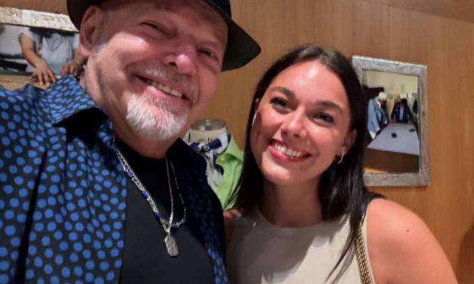 Vasco Rossi e quel selfie con Giorgia Villa: “Kom… plimentissimi”