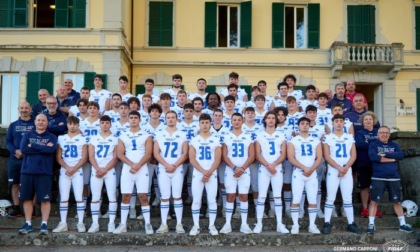 Due giovani Daemons con la nazionale italiana di football americano