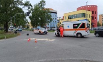 Incidente con un camion, motociclista soccorso in codice rosso