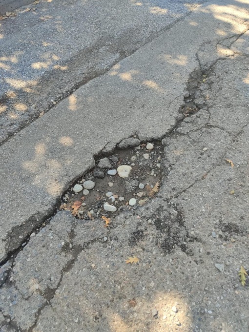 Asfalto “killer” in via Carlo Porta a Cambiago, a breve l’incontro tra Comune e residenti