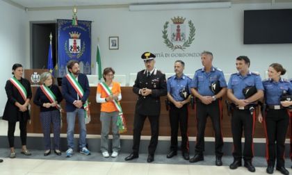 Carabinieri, il saluto del comandante Gianni Graziani a Gorgonzola: le foto della sorpresa dei sindaci