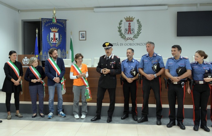 Carabinieri, il saluto del comandante Gianni Graziani a Gorgonzola: le foto della sorpresa dei sindaci