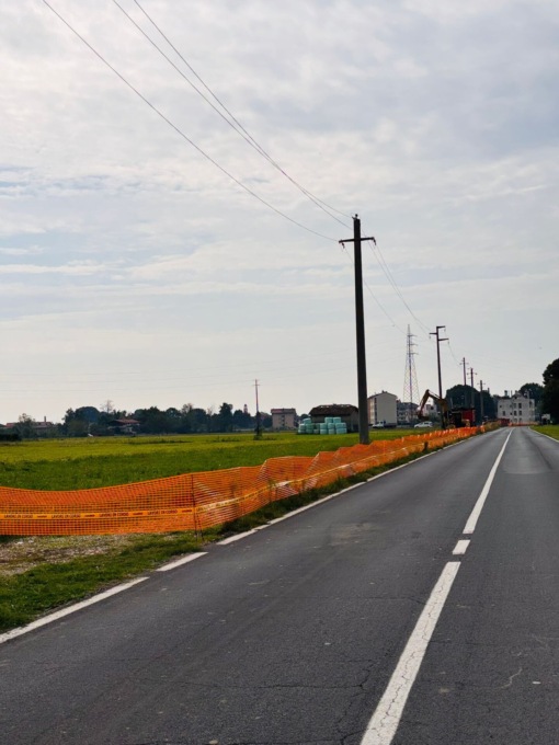 Gessate, lavori in corso per la realizzazione della pista ciclopedonale su via XXV aprile