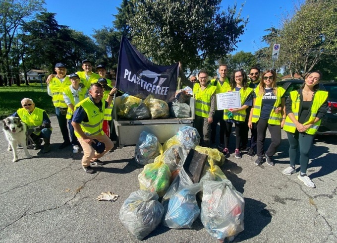 Plastic Free a Cassina de’ Pecchi, raccolti ben 260 chili di rifiuti!