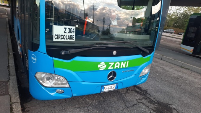 Studente in carrozzina lasciato a terra dall’autista del bus