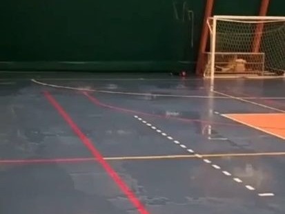 A Cassina de’ Pecchi prime “toppe” per riparare la palestra che si allaga