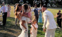 L'influencer Fox-Andrea ha sposato la sua bellissima Marta, le foto del matrimonio da favola a Vaprio