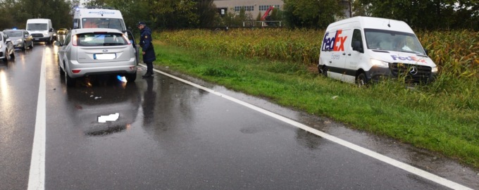 Furgoncino per le consegne finisce fuori strada a Inzago