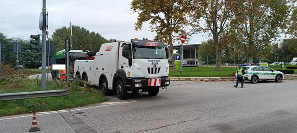 Autobus elettrico in panne a Segrate: in corso il recupero, disagi per il traffico