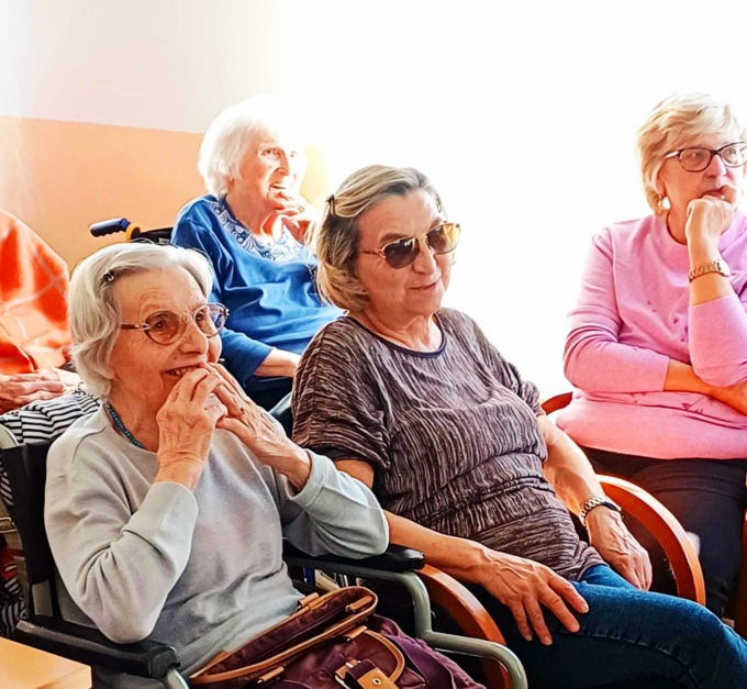Casa Famiglia di Cologno Monzese, per la Festa dei Nonni videomessaggi di auguri da tutto il mondo
