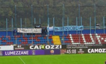 Dai tifosi della Giana uno striscione per i tre ragazzi morti a Foggia