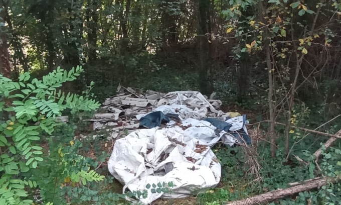Una discarica d’amianto nei campi di Fara Gera d’Adda