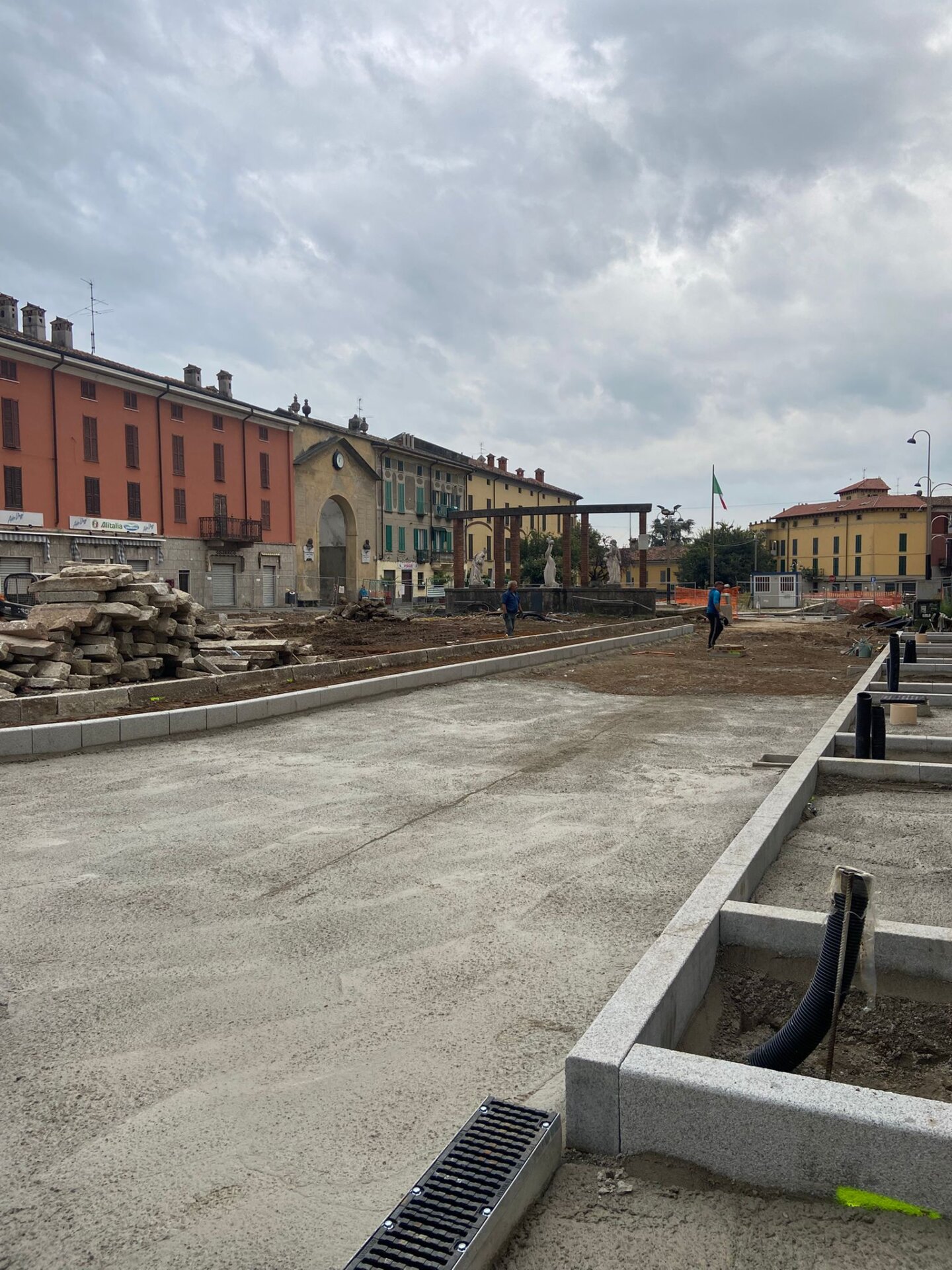 cassano piazza garibaldi Cantiere infinito: i lavori in piazza slittano di 7 mesi