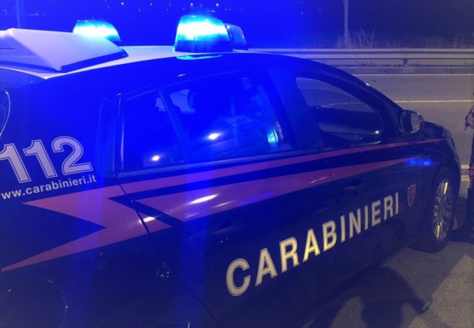 Bancomat scassinato a Gessate: tre malviventi in fuga con 50mila euro
