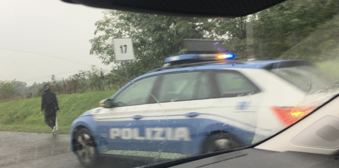 Fa una passeggiata… in Tangenziale Est: fermato dalla Polizia Stradale