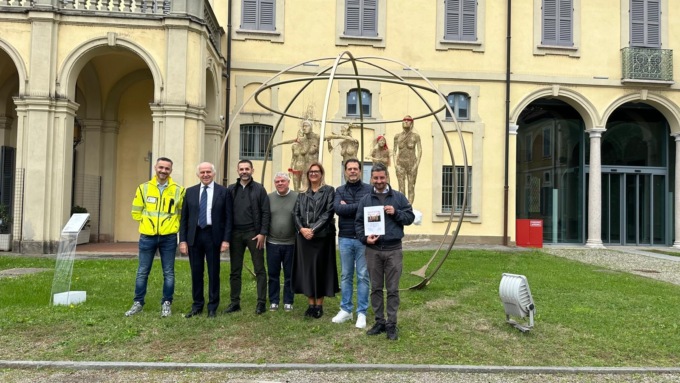 “Omaggio a Ilenia”: BCC Milano espone la scultura itinerante contro la violenza di genere