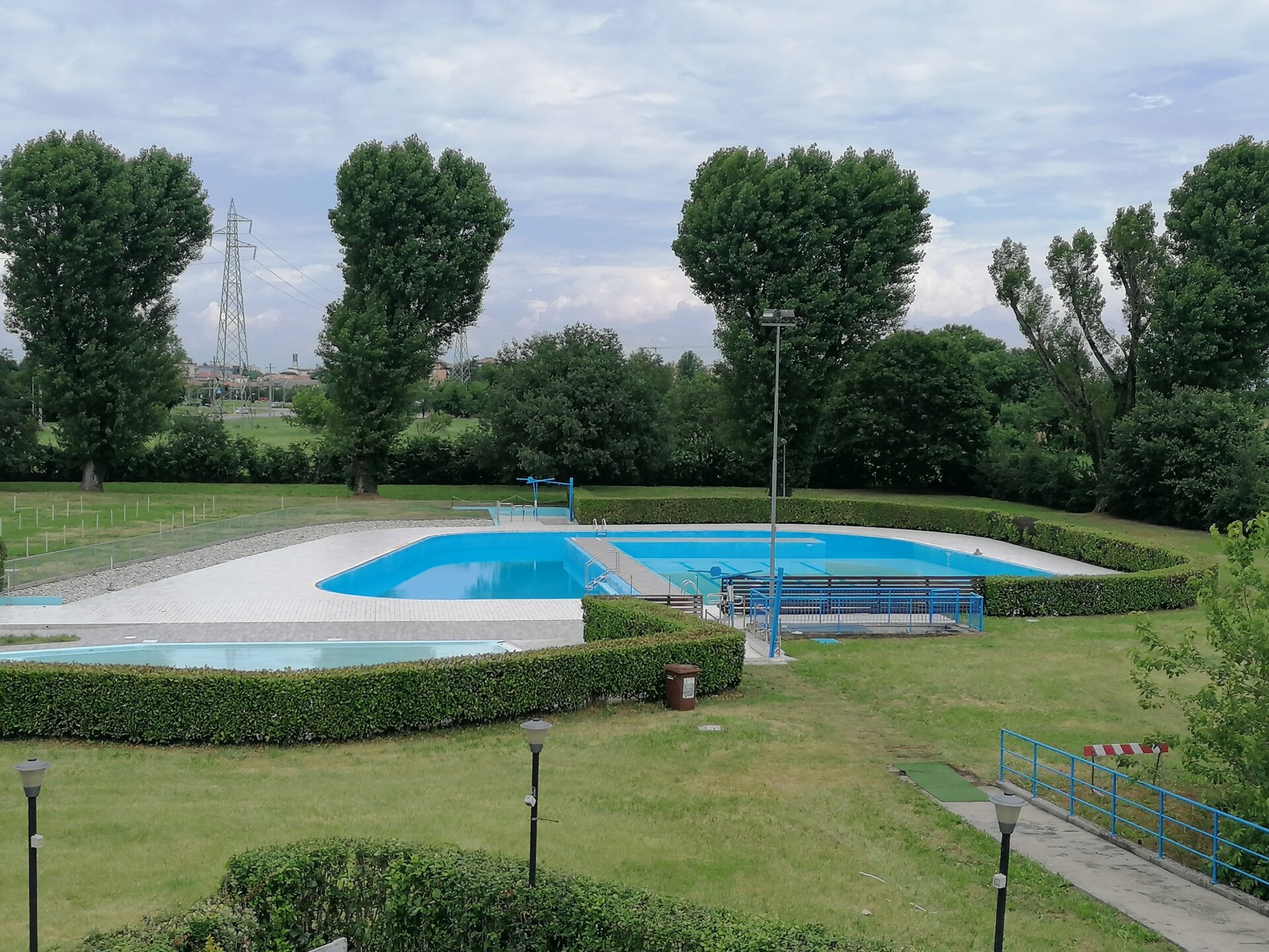 Piscina Pioltello_esterna