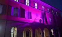 Campagna di Airc a Gessate, il Municipio s'illumina di rosa per la prevenzione