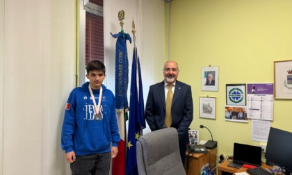 Il campione di Cybersicurezza dell'Itsos di Cernusco conquista l'argento ai Campionati europei