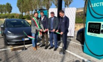 Ricarica elettrica ultraveloce, inaugurata la nuova stazione di Electra al centro commerciale La Corte Lombarda