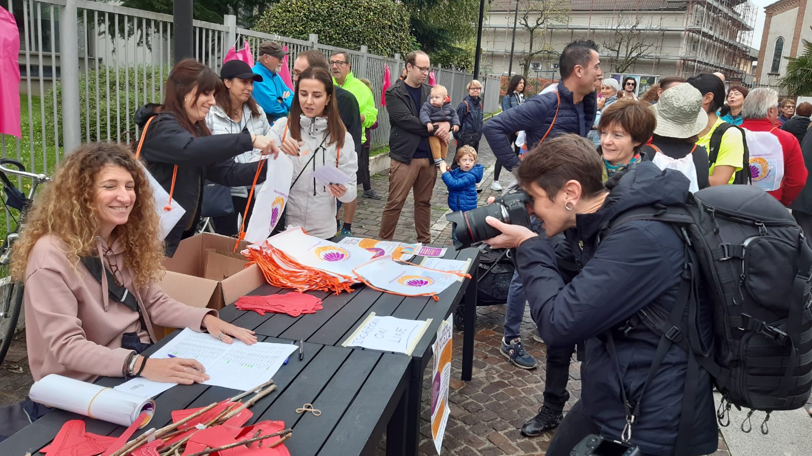 non chuudere gli occhi camminata rete viola anti violenza