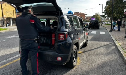 Cammina in stato confusionale sul ponte dell'Adda, raggiunto e soccorso da Carabinieri e 118