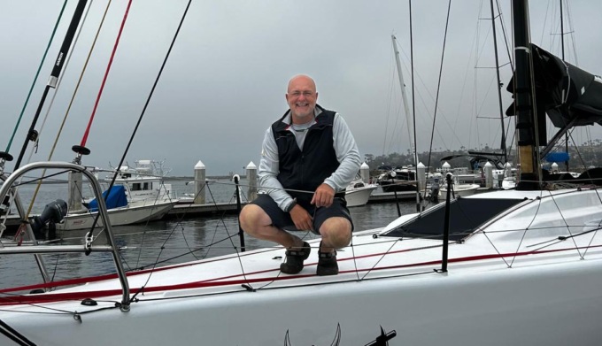 Da Pioltello agli Usa, ora in vela nel Pacifico: l’avventura del velista Daniele Capperucci