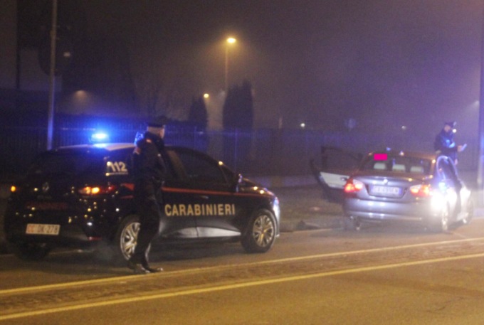 Dopo l’incidente la lite: minaccia il rivale con una motosega