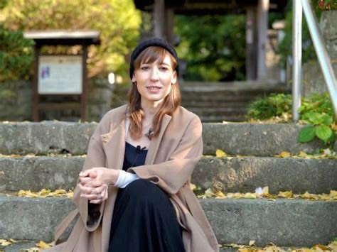 A tu per tu con la scrittrice  Laura Imai Messina: dall’Italia al Giappone, tra visibile e invisibile