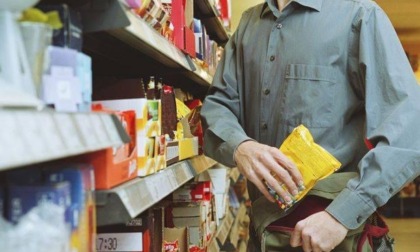 Tenta di rubare nel supermercato, 39enne milanese fermato e denunciato