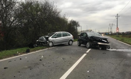 Incidente sulla Provinciale a Cernusco sul Naviglio, violento frontale tra due auto all'alba