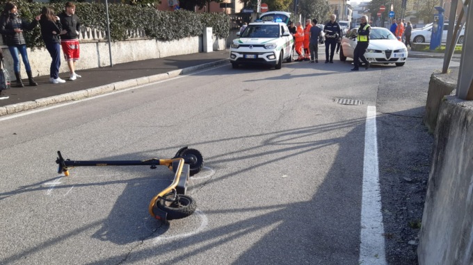 Investito sul monopattino a Vimodrone, portato in ospedale in elisoccorso