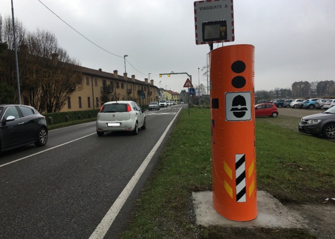 L’autovelox non è omologato: il giudice di pace annulla la multa