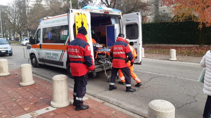 Anziana si sente male al mercato, soccorsa dai volontari dell’Anc di Pioltello