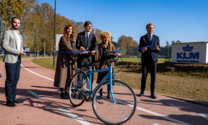 Alla ciclabile tra Linate e Milano ci pensa la compagnia aerea di bandiera olandese