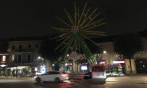 A Brugherio è già Natale con la ruota panoramica e la pista di pattinaggio