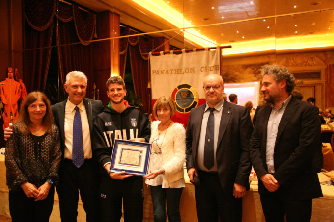 Premiato il campione mondiale di arrampicata sportiva Matteo Zurloni: “Olimpiadi perse per due millesimi, ma sorrido”