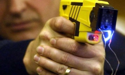 Anche la Polizia Locale potrà utilizzare il taser in via sperimentale